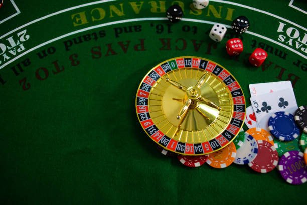 Antarmuka kasino langsung totosakti dengan meja blackjack, roulette, dan baccarat tersedia 24/7
